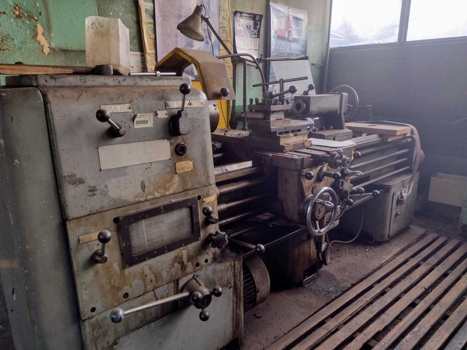 sprzedaje uniwersalna  tokarka