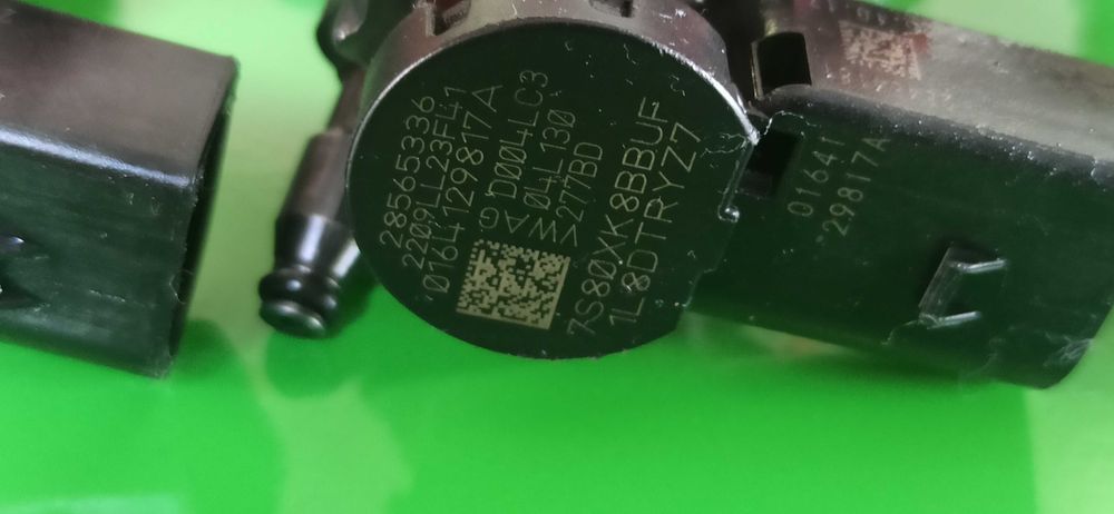 форсунка шкода  VW Фольцваген 1.6 tdi рено 1.6 DCI
28370681 04L130277D