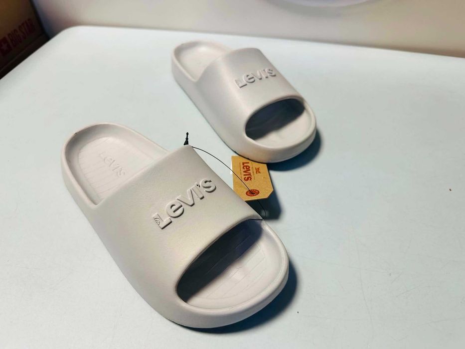 Levi's klapki plażowe VWEN0011S  36 - 39
