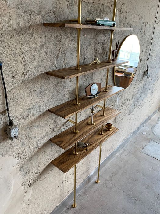 Regał na mosiężnej konstrukcji. Półka, biblioteczka Mid modern Vintage