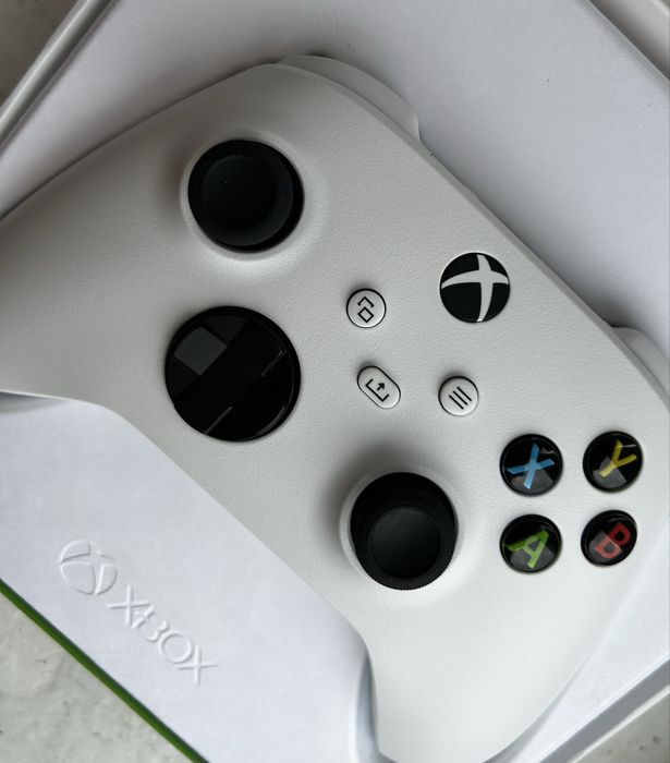 Джойстик Xbox White QAS-00006, британська версія.