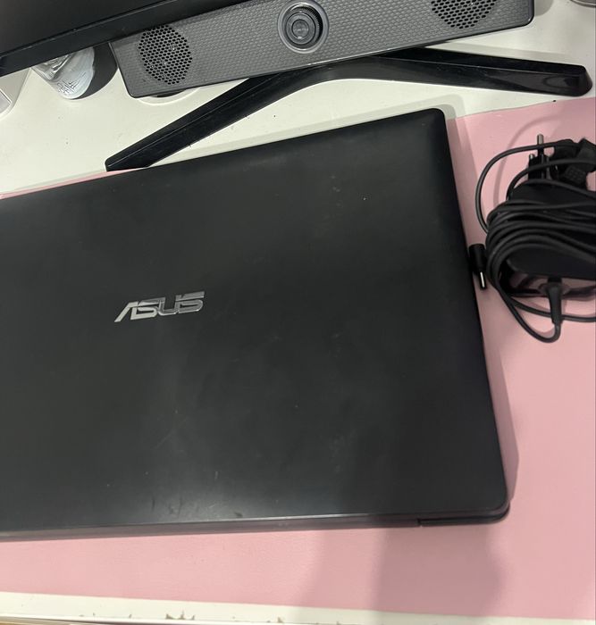 Laptop Asus F553M