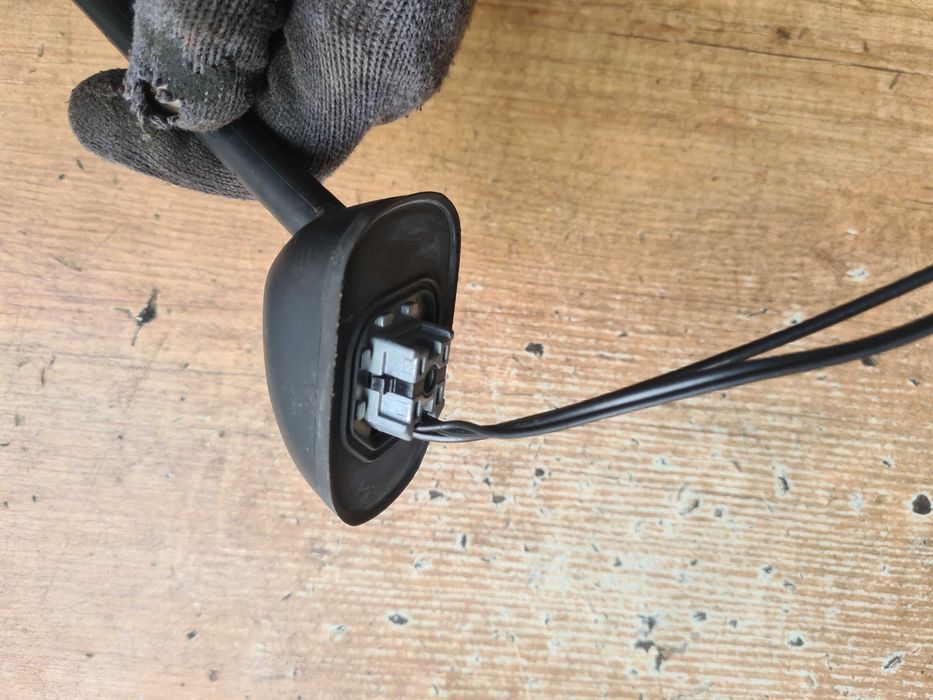 Suzuki Swift VI MK8 antena dachowa