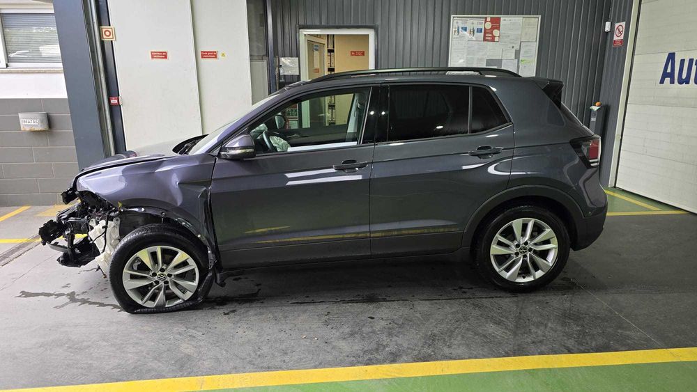 Volkswagen T-Cross 1.0 TSI  - Salvado