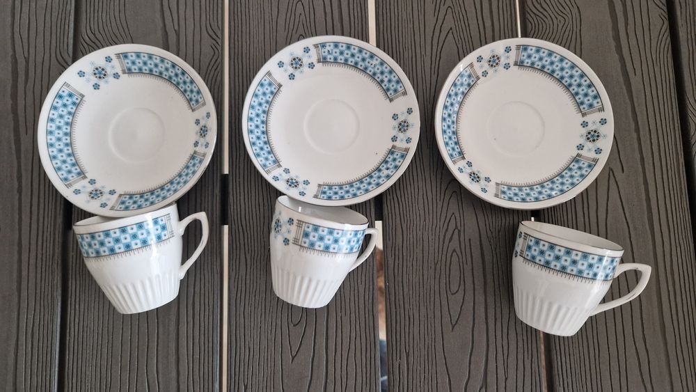 Conjunto de 3 chávenas e 3 pires de café vintage