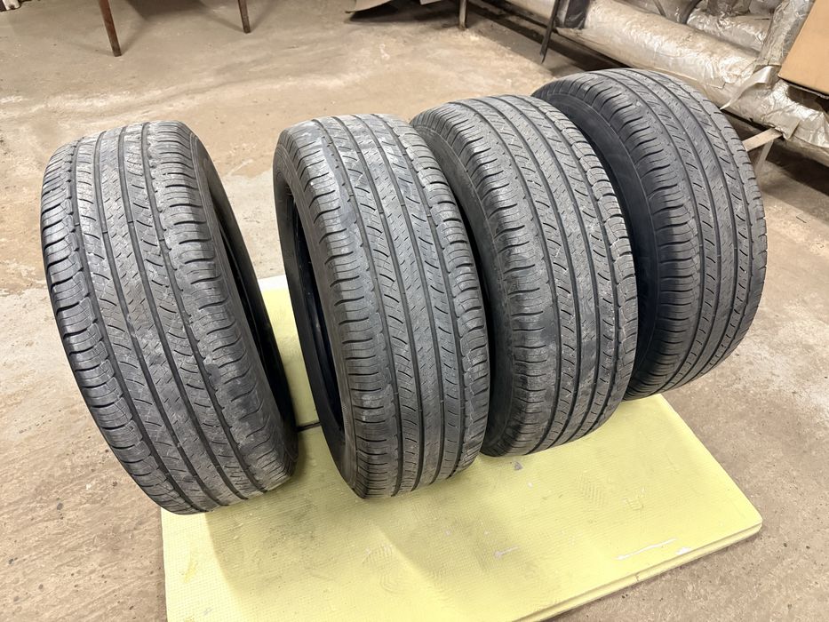 Продам летнюю резину MICHELIN  235/65/r17