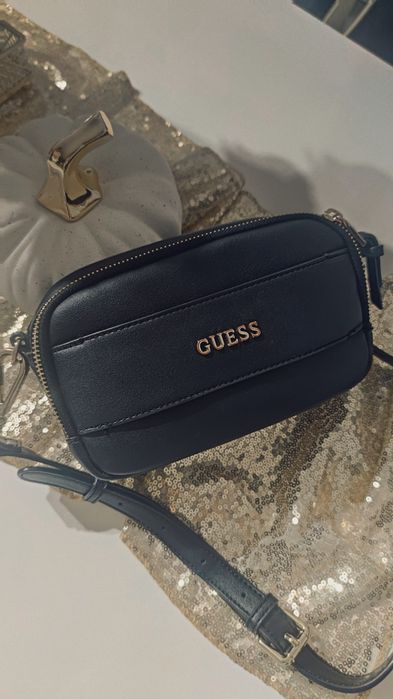 Guess torebka czarna dwustronna złote dodatki