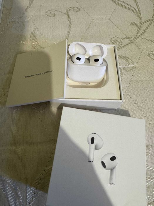Оригінал Airpods 3 гарний стан
