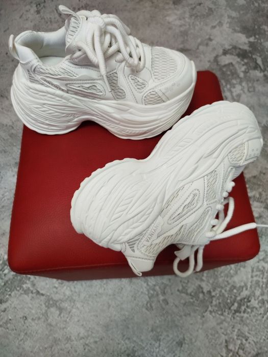 Дитячі кросівки 35 і 36 розмір