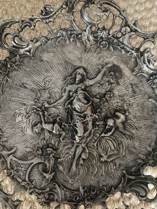 Lindissima Fruteira Arte Nova Bronze muito antiga