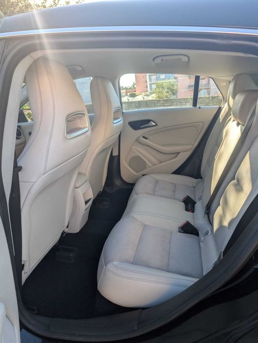 Mercedes-Benz CLA 180d  | Jantes AMG | Histórico  completo na Mercedes