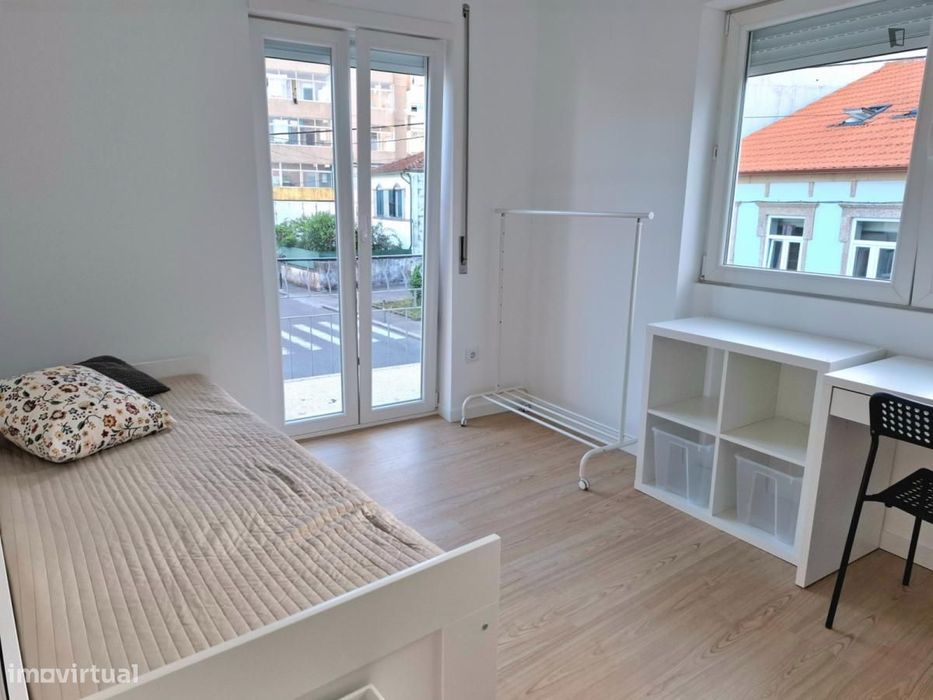 Quarto - localizado em Rio Tinto Porto
