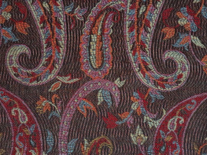 Nowy szal w stonowanych kolorach