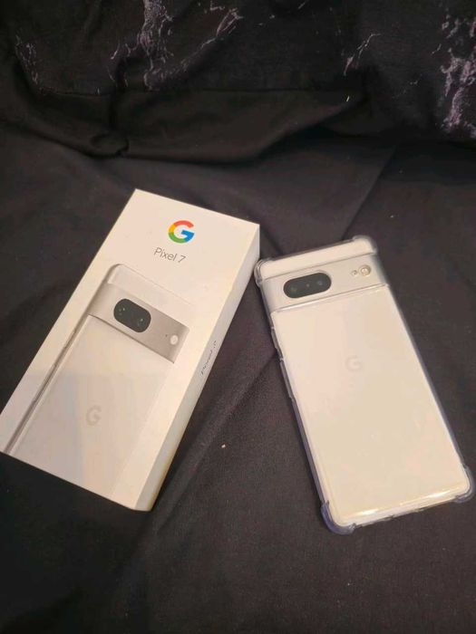 Google Pixel 7 (128 GB) z etui, stan doskonały