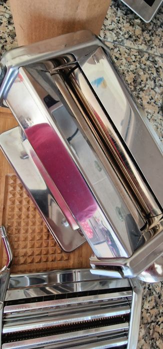 Máquina de fazer massa e secador de massa