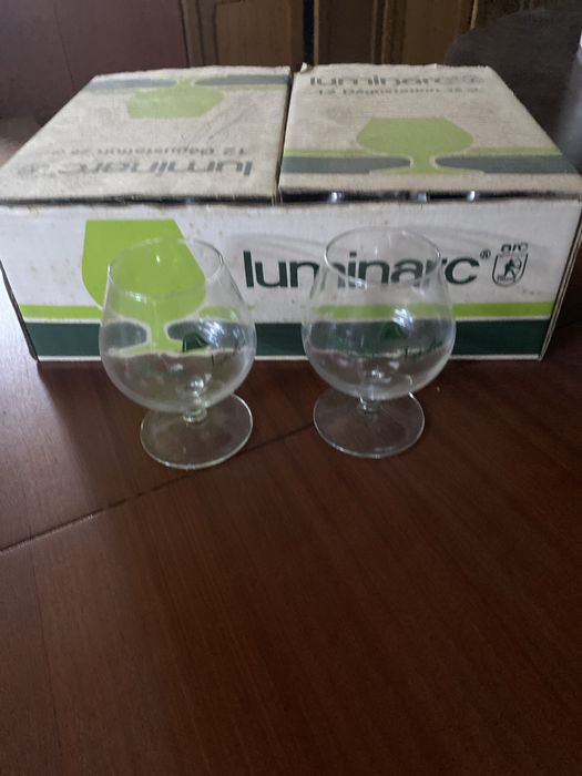 Copos novos  de Varios tamanhos  champanhe ; Porto ,whisky ,vinhos etc