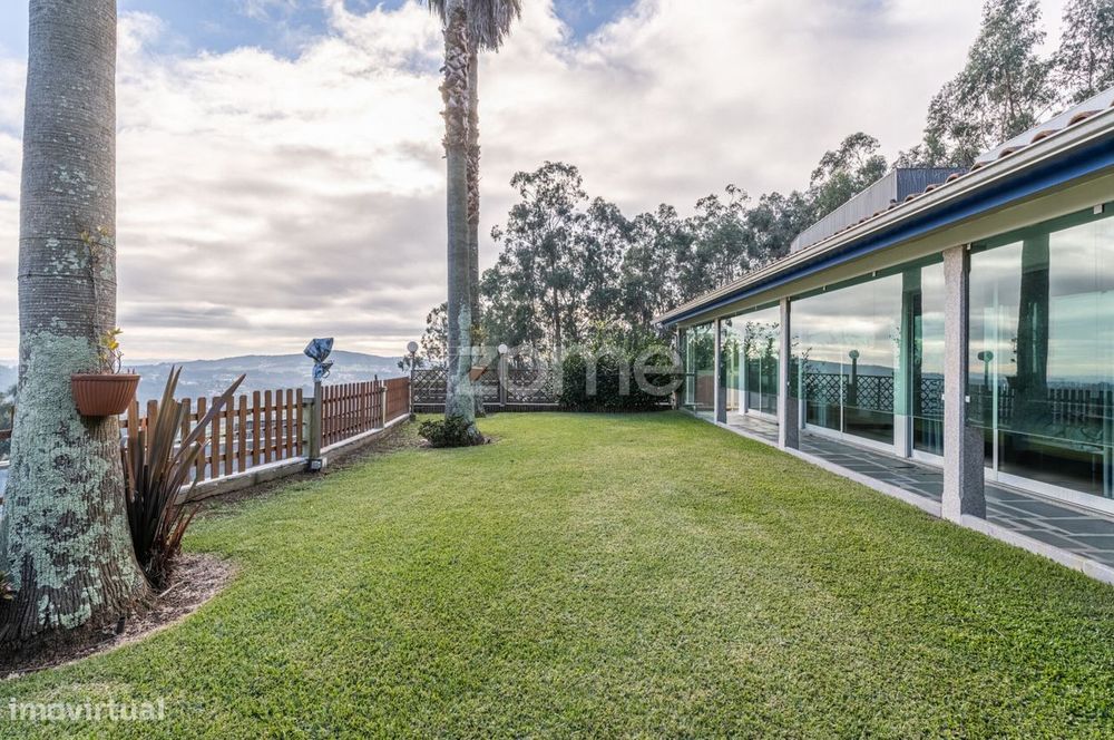 Moradia T3 com 6.721m2 de terreno + Armazém para Indústria Tipo 3