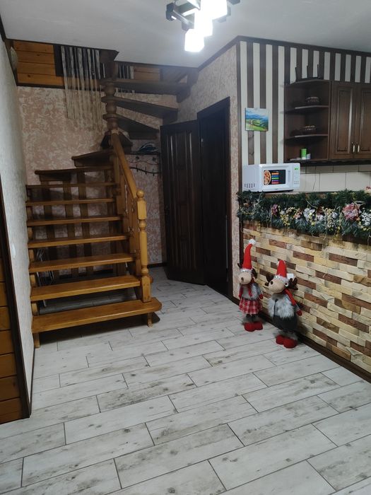 Відпочинок в Карпатах.Недалеко від Буковелю.Оренда Котедж "Кресаня"