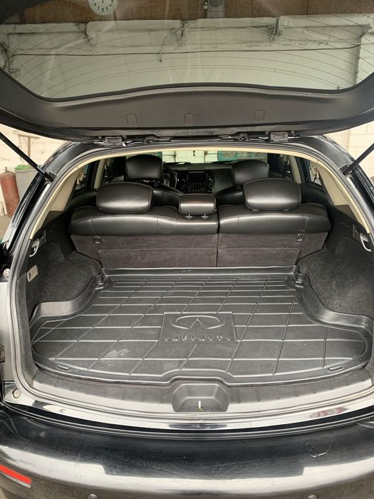 Продам хорошую Инфинити FX35