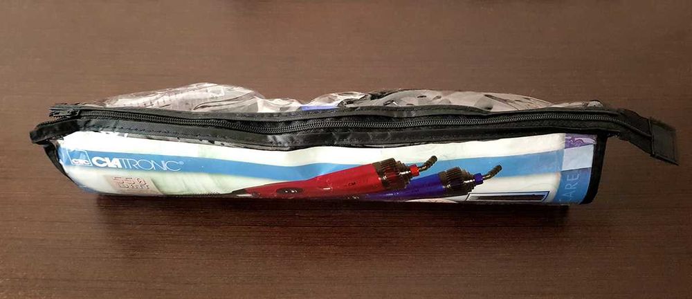 escova elétrica de cabelo com 3 acessórios e bolsa de transporte