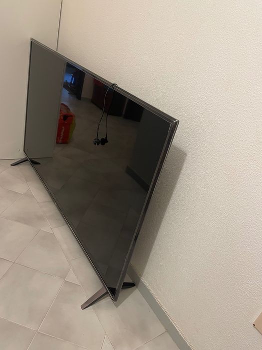 Vendo tv da LG 75 pra retirada de peças ela quebro a tela