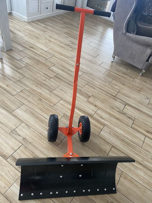 Plug do sniegu FUXTEC na kolach ergonomiczny 75 cm