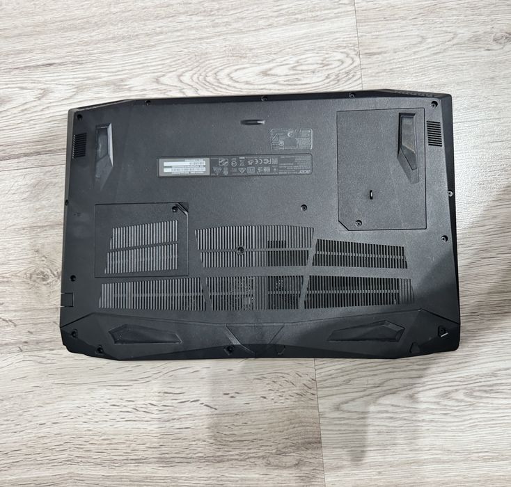 Acer Nitro 5 AN515-31 – i5 | 8GB RAM | SSD M.2 | Windows 11