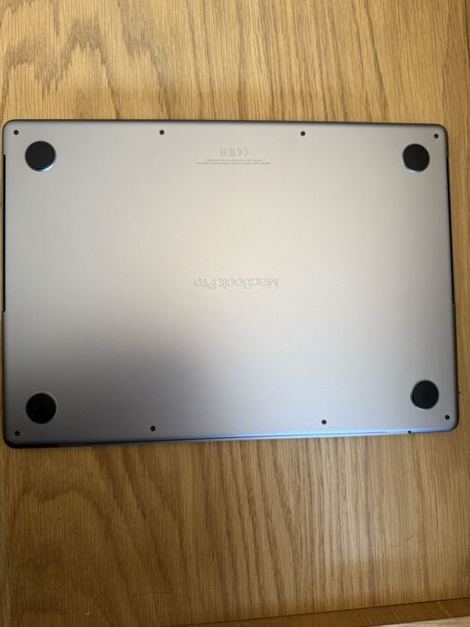 Macbook Pro M2 32GB 1TB