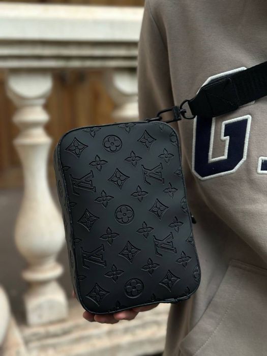 Сумка Louis Vuitton. кроссбоди / мессенджер / барсетка / Сумка через плече /LV луи витон. луї віттон / Через плечо . Сумка монограмм /