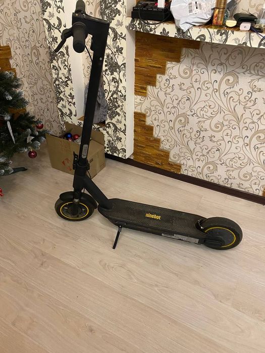 Електросамокат Ninebot