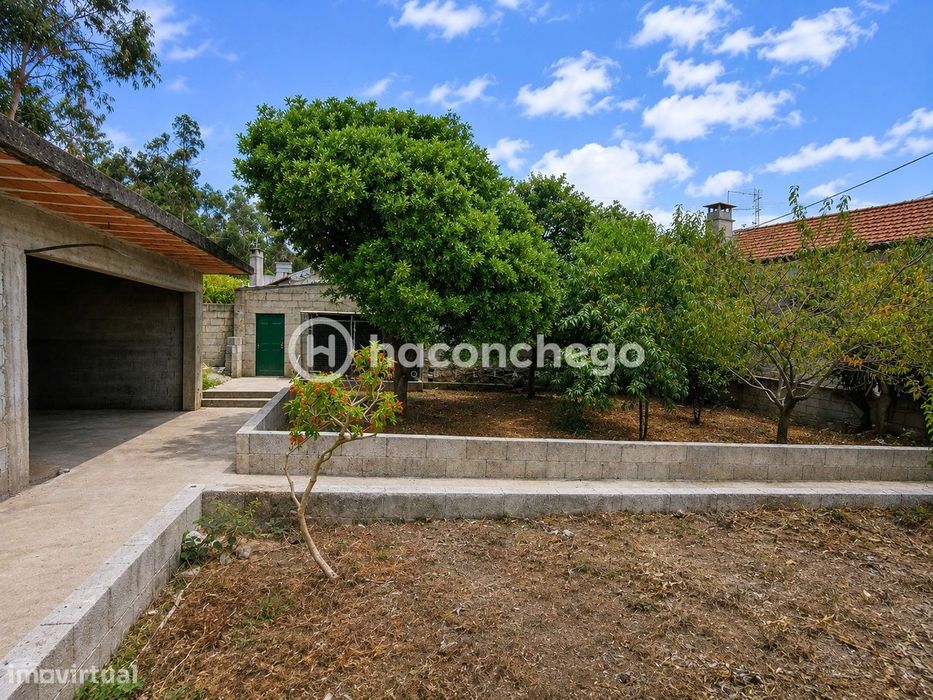 Moradia Rústica com 550 m² de terreno em Vila Cova, Barcelos