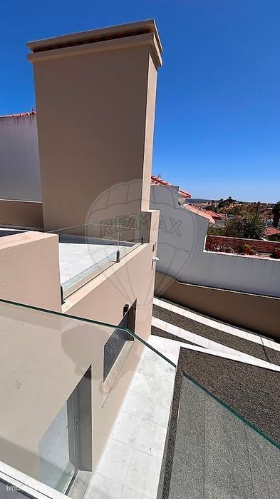 Moradia T5 para venda