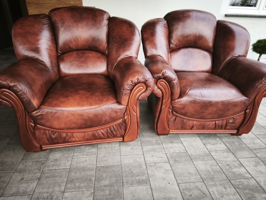 Wypoczynek , dwa fotele plus sofa.