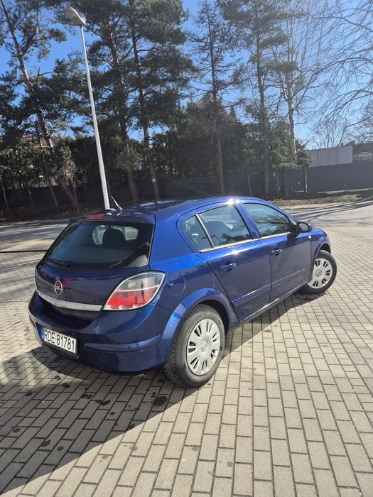 Opel Astra H 2004 1,6 benzyna