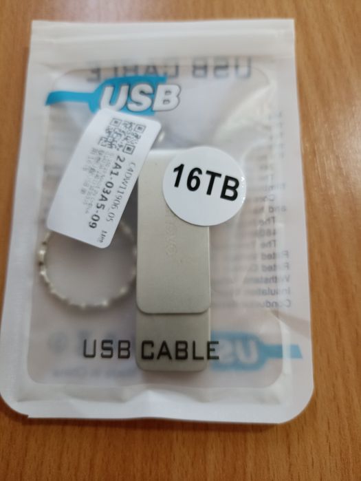 Lenovo Pen Drive 16 TB64737904249859120