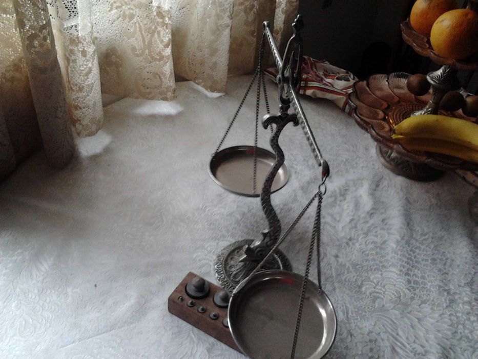 BALANÇA -balança de coluna com estojo de pesos