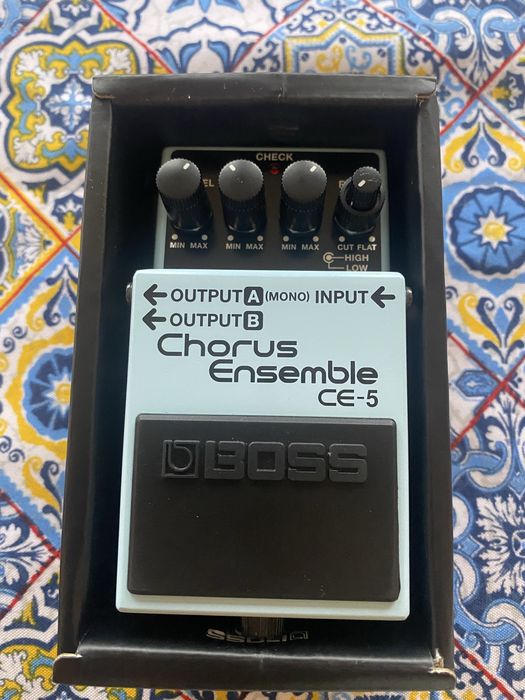 BOSS Chorus Ensemble CE 5