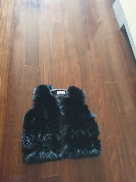 Coletes de menina em pelo fofo