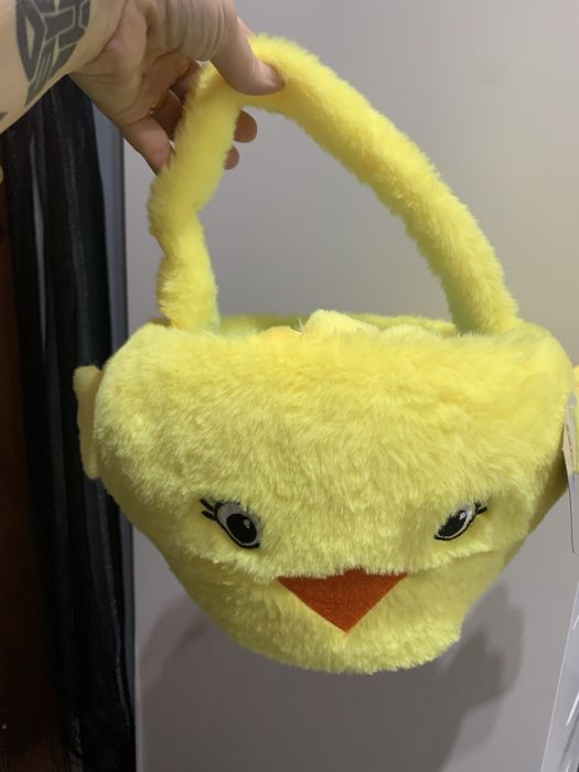 Koszyk wielkanocny  pluszowy dla dzieci