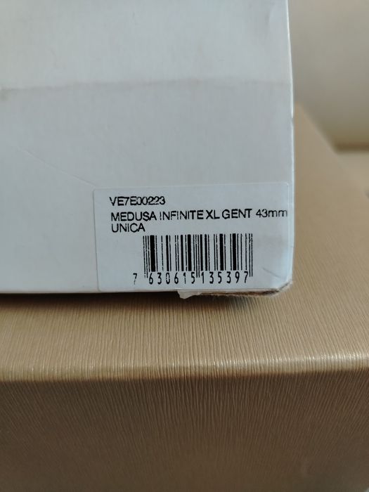 Zegarek  Versace VE7E00223