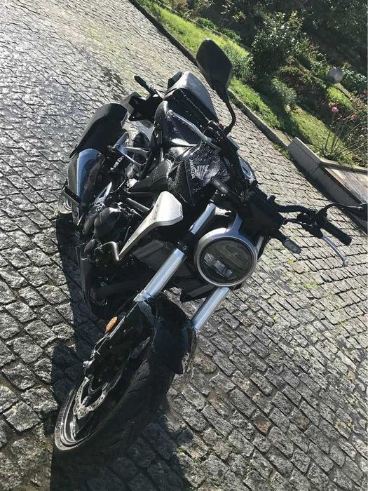 Mota Honda CB300R