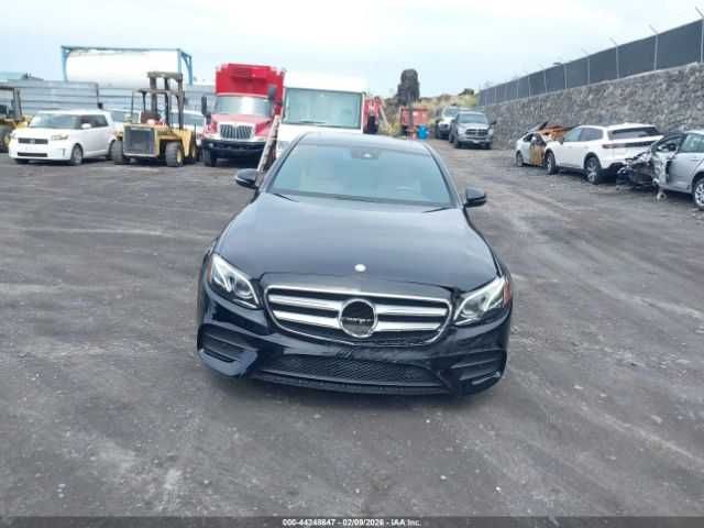 Mercedes-Benz E 300 2017 .