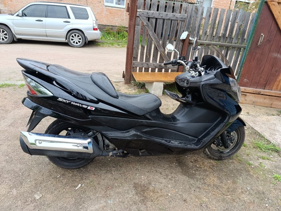 Продам скутер Suzuki 250 куб