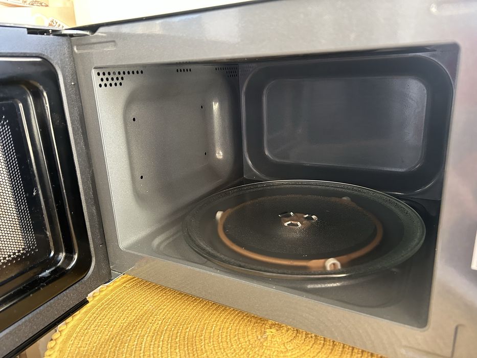 Микроволновая печь Gorenje M020E2BH