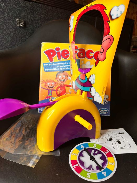настільна гра PieFace Пиріг в обличчя від компанії Hasbro