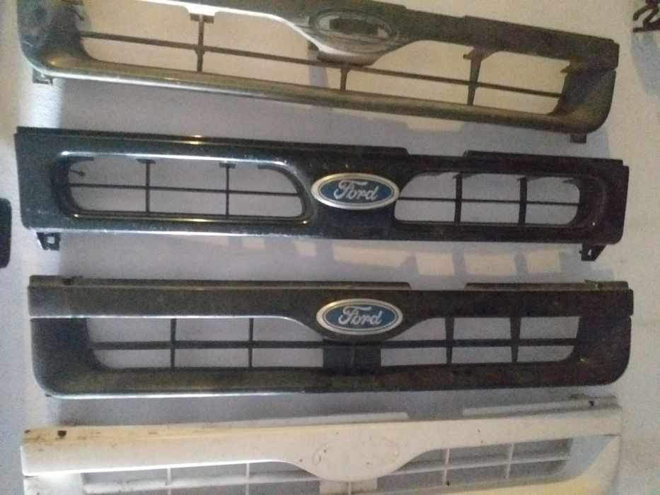 Grelhas frente Nissan terrano II