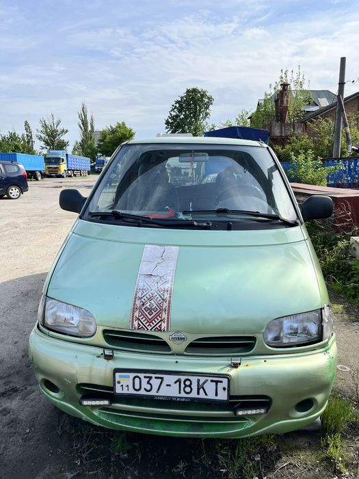 Продам Nissan serena