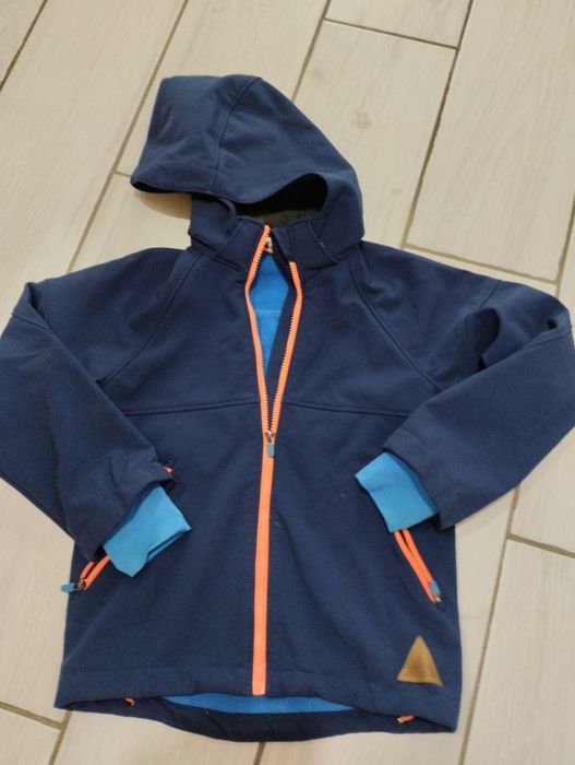 H&M куртка софтшел на рост 128