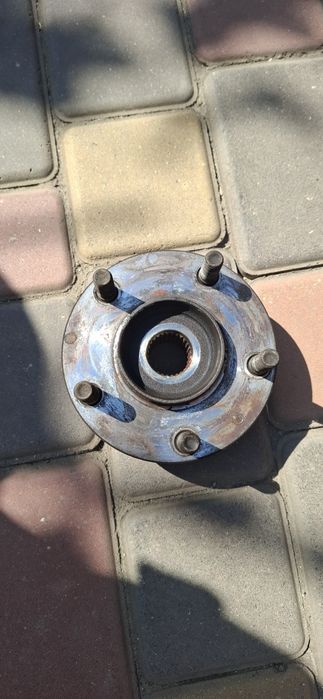 Ступиця Мазда 3, підшипник ступиці