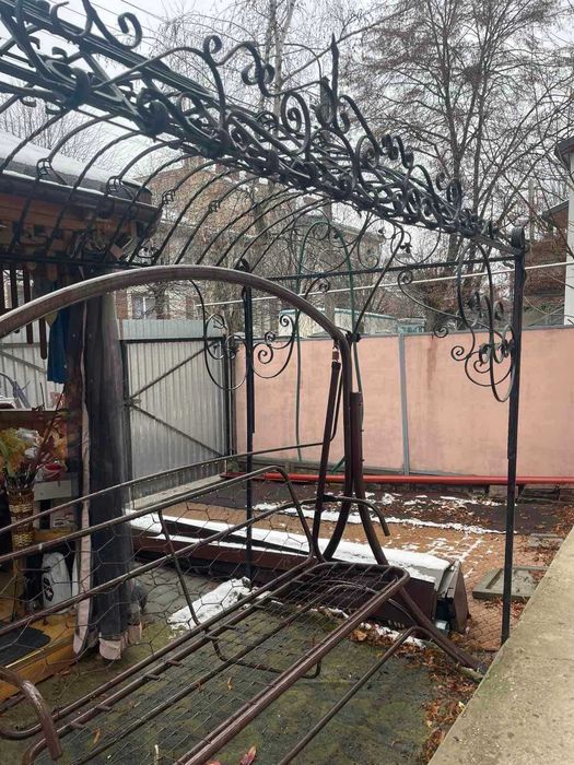 Напів-особняк в престижній центральній локації. Без тварин.